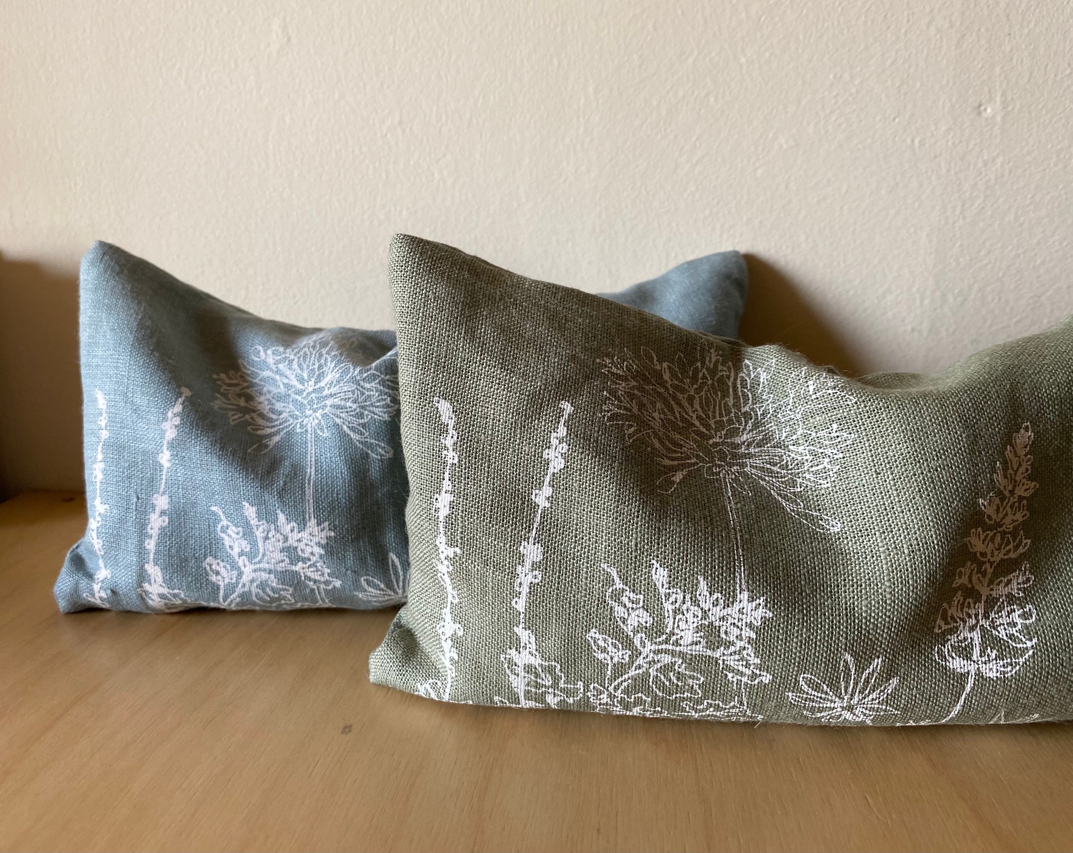 Linen Eye Pillow filled with Wheat and Lavender - Image 2